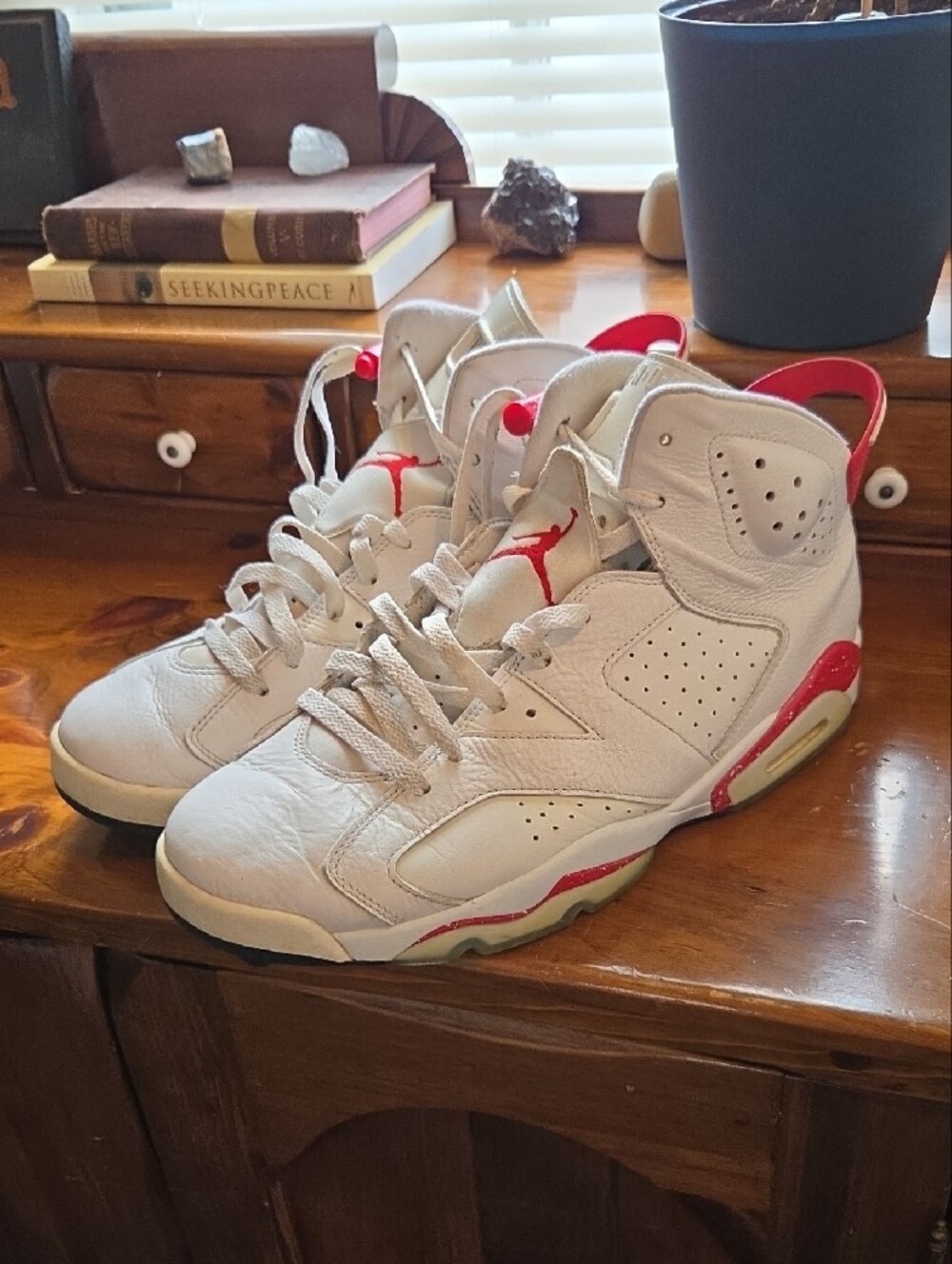 Jordan Men's White and Red High-Top Basketball Sneakers